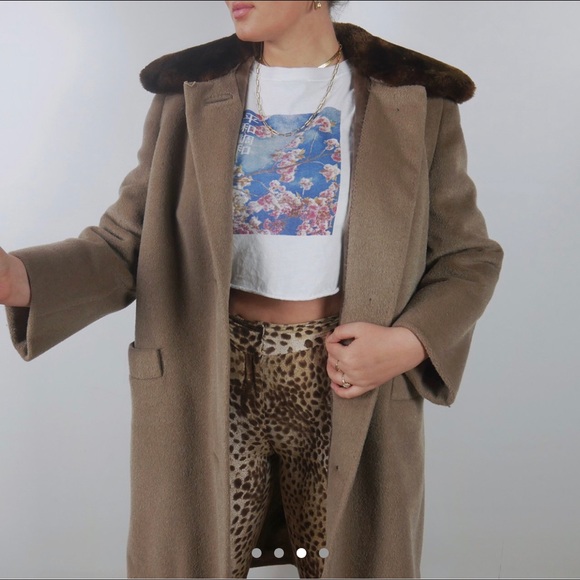 Vintage camel trench coat with faux fur - Picture 3 of 5